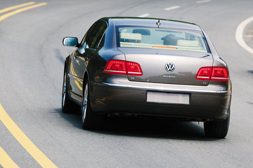 2011款大众辉腾试驾+低调也难掩饰豪华