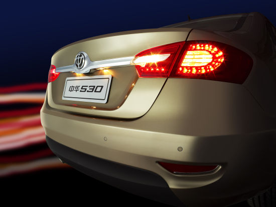 图为华晨中华530